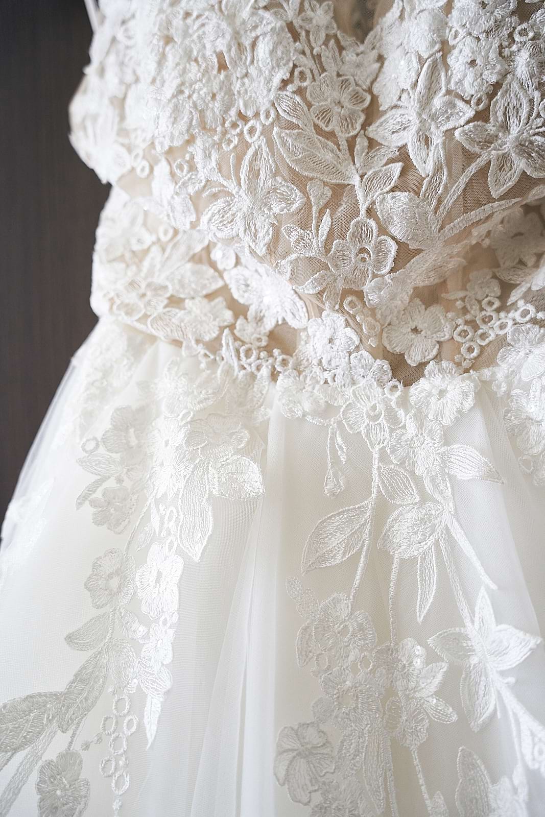 Anita esküvői ruhája közelről