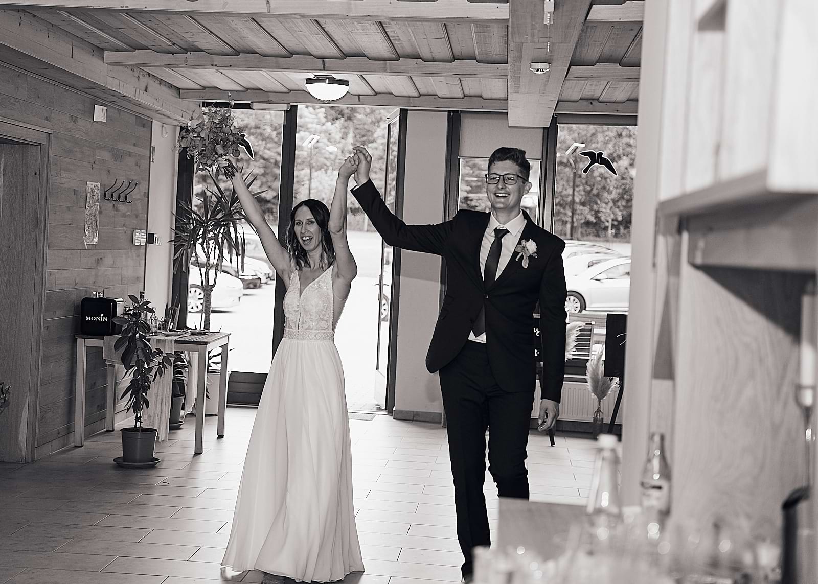 Orsi és Attila megérkezik a lagzira